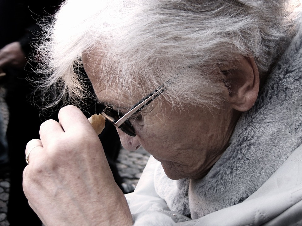 Hospitals wrongly medicating thousands of dementia patients